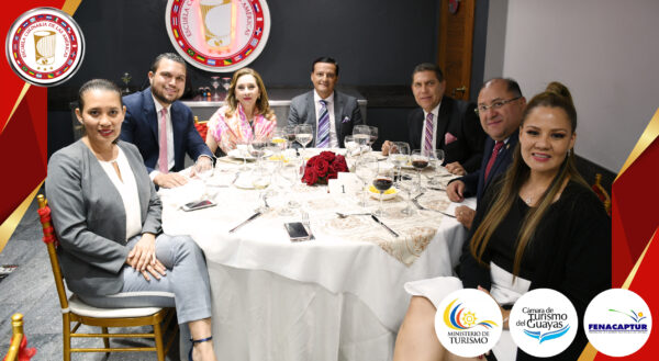Cena junto a la ministra de turismo Rosi Prado de Holguin